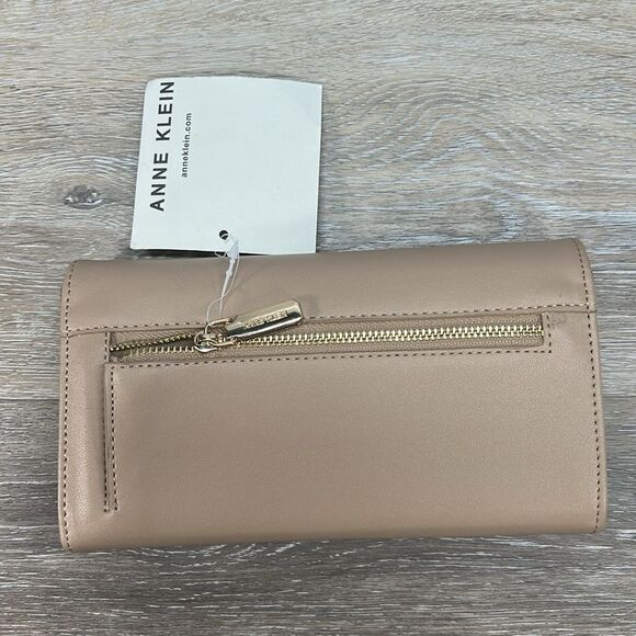 1008-10 NWT Anne Klein wallet - Picture 2 of 8